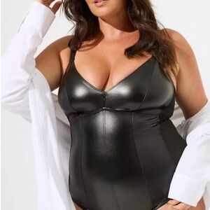 Torrid- Pleather Bodysuit in Rick Black-Size: 1 -1X 14/16